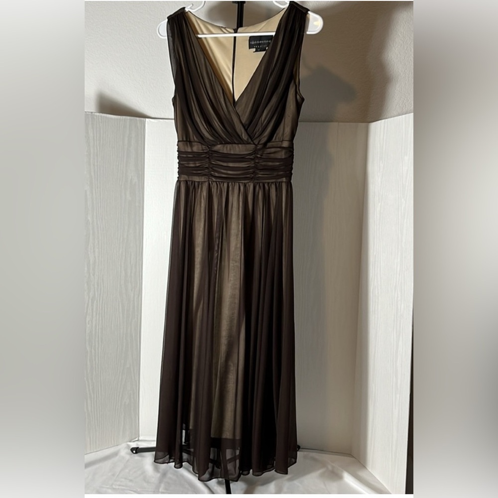 Gorgeous Flowing Midi Brown/Tan Connected Apperal Dress Size 6
